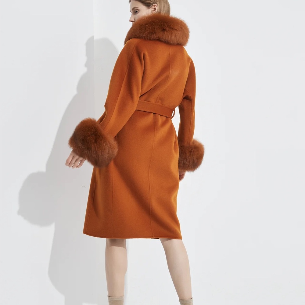 Pissenlit Cashmere Coat with Detachable Fur Collar & Cuffs - Picture 4 of 7